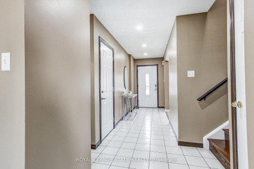 357 Acadia Drive, Hamilton, ON - Indoor Photo Showing Other Room
