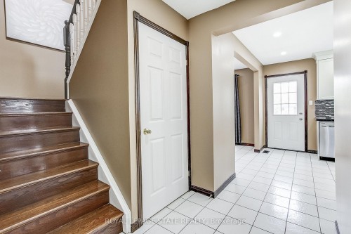 357 Acadia Drive, Hamilton, ON - Indoor Photo Showing Other Room