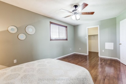 357 Acadia Drive, Hamilton, ON - Indoor Photo Showing Bedroom