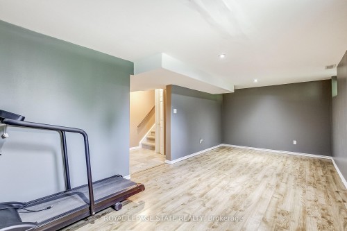 357 Acadia Drive, Hamilton, ON - Indoor Photo Showing Other Room