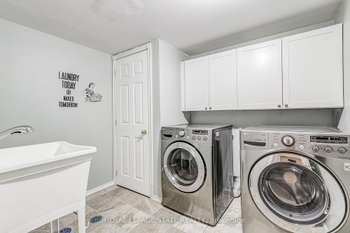 357 Acadia Drive, Hamilton, ON - Indoor Photo Showing Laundry Room