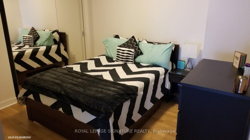 414-295 Adelaide Street W, Toronto, ON - Indoor Photo Showing Bedroom