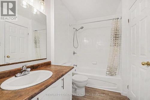 Upstairs Bathroom - 54 Meadowcroft Crescent, Ottawa, ON - Indoor Photo Showing Bathroom