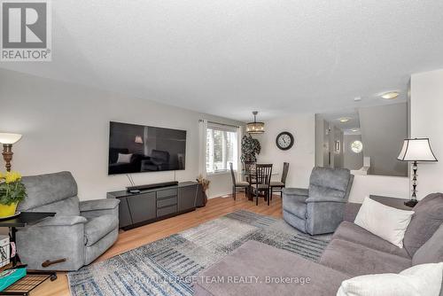 85 Cresthaven Drive, Ottawa, ON - Indoor Photo Showing Living Room