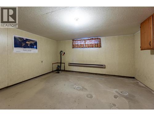 413 97A Highway, Sicamous, BC - Indoor Photo Showing Garage