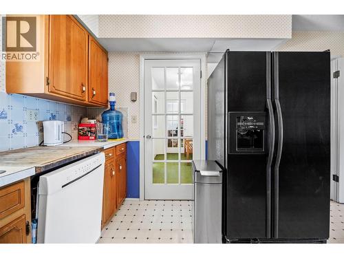 413 97A Highway, Sicamous, BC - Indoor Photo Showing Kitchen