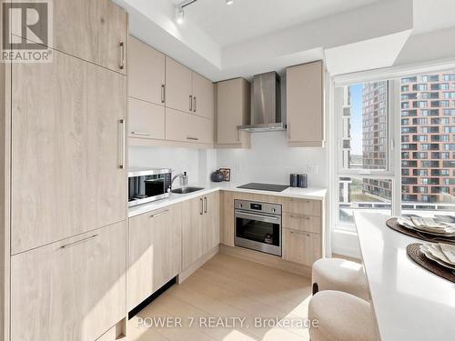 1612 - 292 Verdale Crossing, Markham, ON - Indoor Photo Showing Kitchen With Upgraded Kitchen