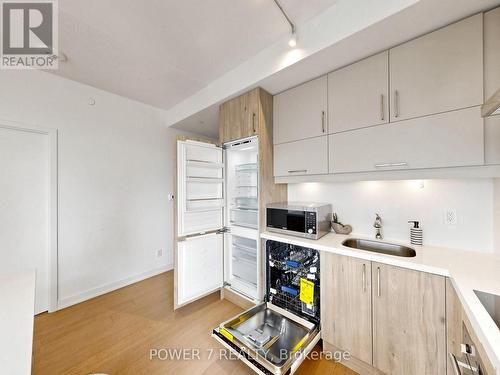 1612 - 292 Verdale Crossing, Markham, ON - Indoor Photo Showing Kitchen