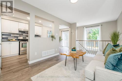 92 Cunningham Drive, Barrie, ON - Indoor