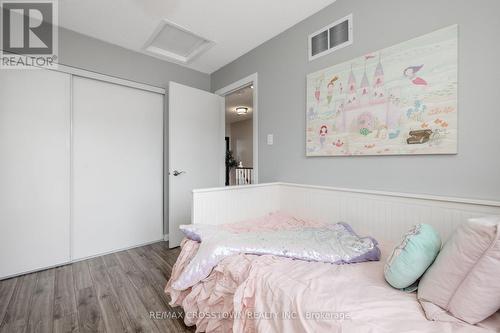 92 Cunningham Drive, Barrie, ON - Indoor Photo Showing Bedroom