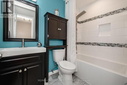92 Cunningham Drive, Barrie, ON - Indoor Photo Showing Bathroom