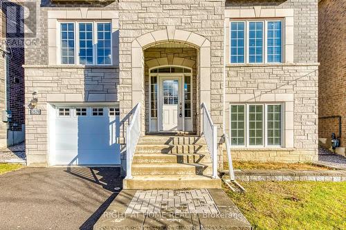 2579 ISLINGTON AVENUE , Toronto, Ontario M9V 4A2 4