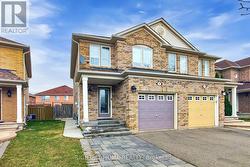 21 DUNLOP COURT Brampton, ON L6X 4Z8