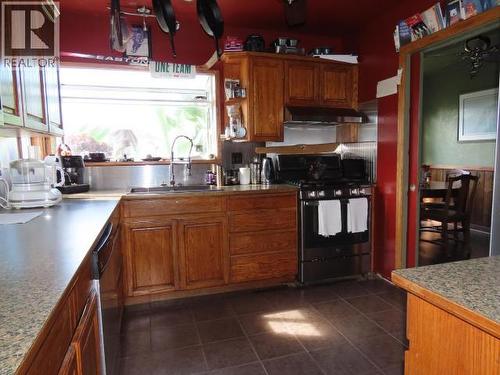 4538 Michigan Ave, Powell River, BC - Indoor Photo Showing Kitchen