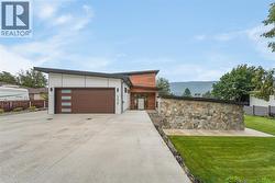 3429 8TH Avenue  Castlegar, BC V1N 4L1