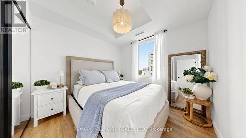 823 - 1050 Eastern Avenue, Toronto, ON - Indoor Photo Showing Bedroom