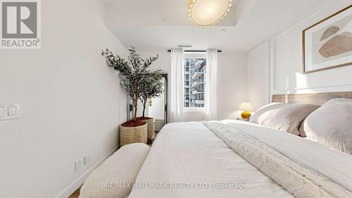 823 - 1050 Eastern Avenue, Toronto, ON - Indoor Photo Showing Bedroom