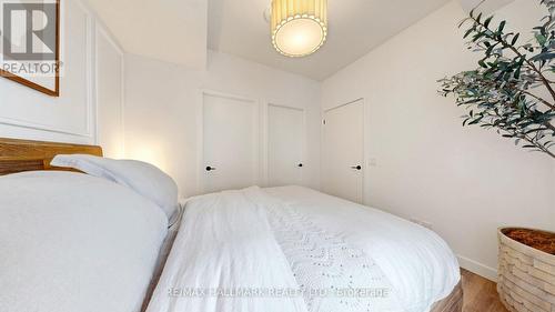 823 - 1050 Eastern Avenue, Toronto, ON - Indoor Photo Showing Bedroom