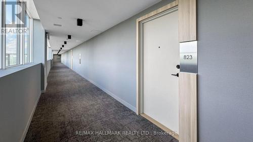 823 - 1050 Eastern Avenue, Toronto, ON - Indoor Photo Showing Other Room