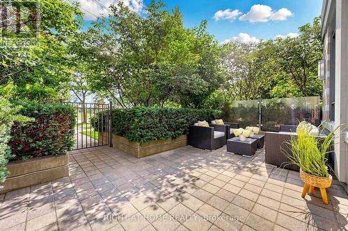 109 - 225 Sherway Gardens Road, Toronto, ON - Outdoor