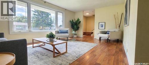 229 Anderson Crescent, Saskatoon, SK - Indoor Photo Showing Living Room