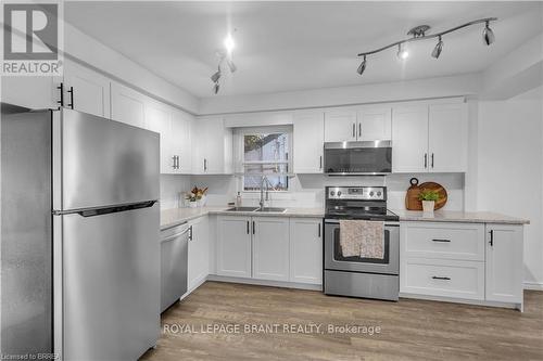 74 Eighth Avenue, Brantford, ON - Indoor Photo Showing Kitchen