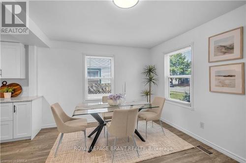 74 Eighth Avenue, Brantford, ON - Indoor Photo Showing Dining Room