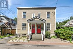 142 RIVER LANE  Ottawa, ON K1M 1T1