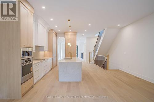 37 Wesley Avenue, Mississauga, ON - Indoor Photo Showing Kitchen