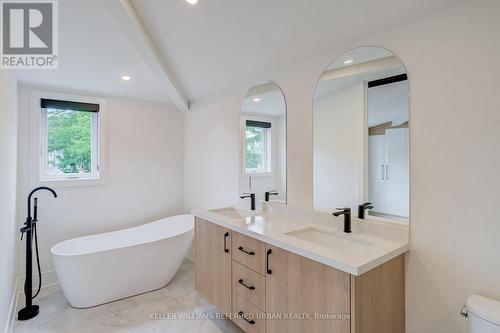 37 Wesley Avenue, Mississauga, ON - Indoor Photo Showing Bathroom