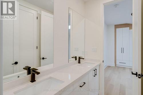 37 Wesley Avenue, Mississauga, ON - Indoor Photo Showing Bathroom