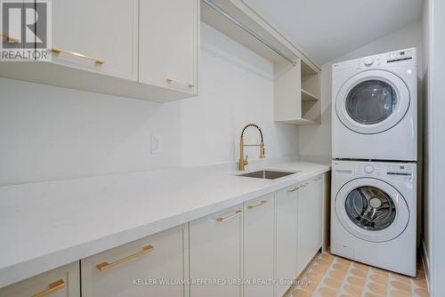 37 Wesley Avenue, Mississauga, ON - Indoor Photo Showing Laundry Room