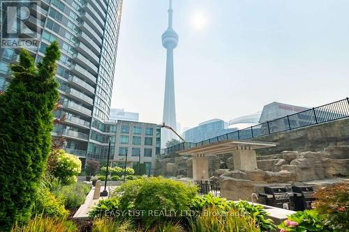 101 - 373 Front Street W, Toronto, ON - Outdoor