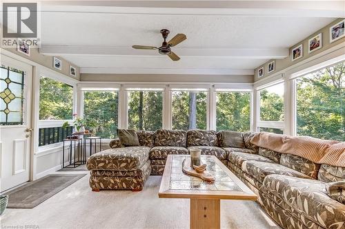 19 Oakley Road, Brantford, ON - Indoor Photo Showing Living Room