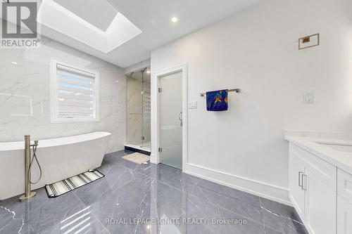 26 Devondale Avenue, Toronto, ON - Indoor Photo Showing Bathroom