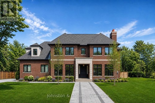 4 Pine Ridge Drive, Toronto, ON - Outdoor With Facade