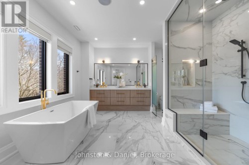 4 Pine Ridge Drive, Toronto, ON - Indoor Photo Showing Bathroom