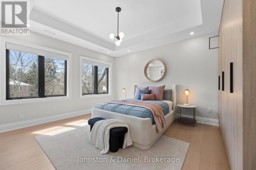 4 Pine Ridge Drive, Toronto, ON - Indoor Photo Showing Bedroom