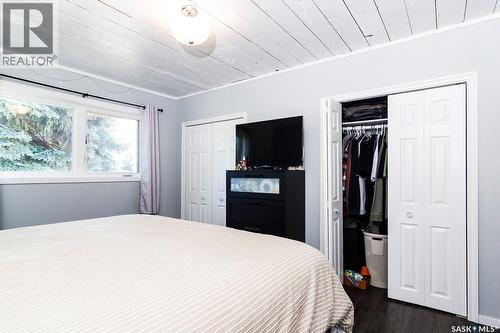 401 R Avenue N, Saskatoon, SK - Indoor Photo Showing Bedroom