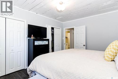 401 R Avenue N, Saskatoon, SK - Indoor Photo Showing Bedroom