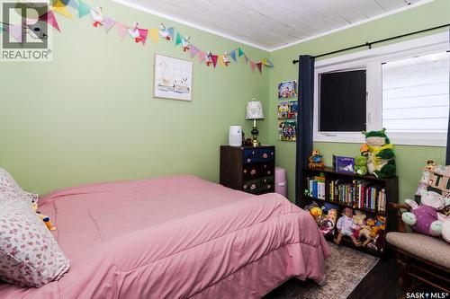 401 R Avenue N, Saskatoon, SK - Indoor Photo Showing Bedroom