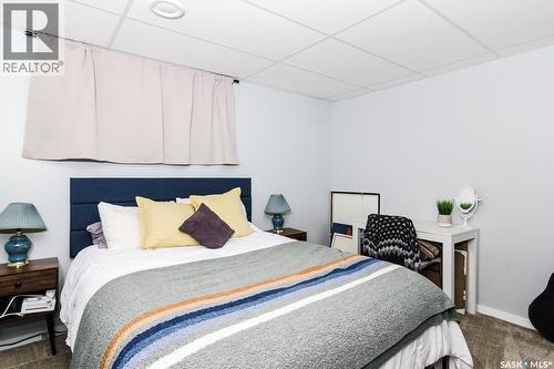 401 R Avenue N, Saskatoon, SK - Indoor Photo Showing Bedroom