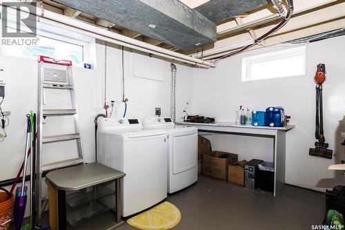 401 R Avenue N, Saskatoon, SK - Indoor Photo Showing Laundry Room
