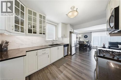 203 West 31St Street, Hamilton, ON - Indoor Photo Showing Kitchen