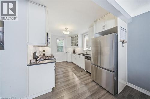 203 West 31St Street, Hamilton, ON - Indoor Photo Showing Kitchen