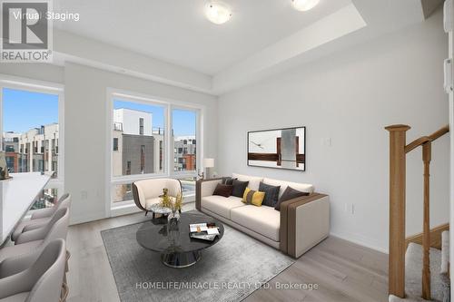 20 - 30 Liben Way, Toronto, ON - Indoor Photo Showing Living Room