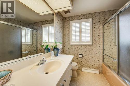 97 Somerset Crescent, Waterloo, ON - Indoor Photo Showing Bathroom