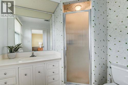 97 Somerset Crescent, Waterloo, ON - Indoor Photo Showing Bathroom