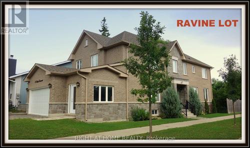 17 BOND CRESCENT  Richmond Hill, ON L4E 3K2