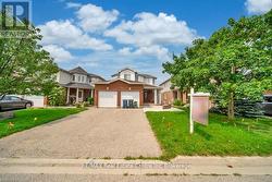 61 MOFFATT LANE  Guelph (Clairfields/Hanlon Business Park), ON N1G 5E8